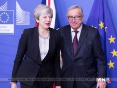 Юнкер Брюссельд Тереза Мэйтэй яриа хэлэлцээ хийнэ