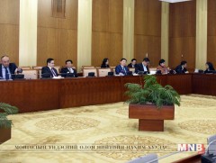 ААН-ийн орлогын албан татварын тухай хуулийн шинэчилсэн найруулгын төслийн анхны хэлэлцүүлгийг хий..