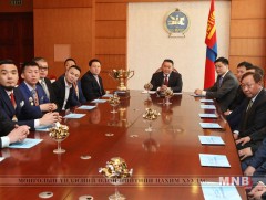 Ерөнхийлөгч Х.Баттулга Азийн хэмжээнд амжилт гаргасан хоккейн тамирчдыг хүлээн авч уулзав