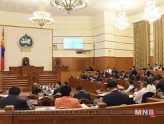 Цэцийн дүгнэлтийг хүлээн зөвшөөрөх тухай УИХ-ын тогтоолын төслийг баталлаа