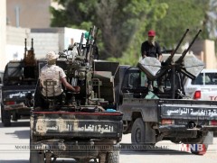 Оршин суугчид орон гэрээ орхиж дүрвэж байна