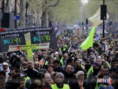 “Шар хантаазтан” эсэргүүцлийн хөдөлгөөнд 30 гаруй мянган жагсагч оролцжээ 