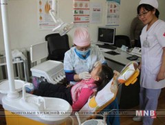 Хүүхдийн амны хөндийн эрүүл мэндийн урьдчилан сэргийлэх үзлэг эхэллээ