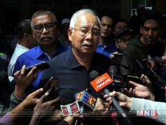 Малайз улсын экс-ерөнхий сайдын шүүх хурал эхэллээ