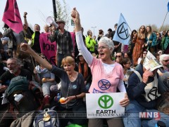 Лондонд 750 жагсагчийг саатуулан хориод байна 