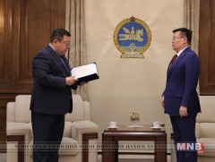 Хуулийн төсөл өргөн барилаа