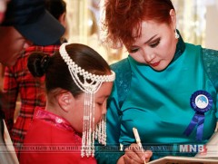 Хүүхдүүд “Ач тусын тухай үлгэр”-ийн баатруудтай уулзлаа