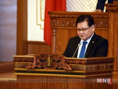 Эдийн засаг, нийгмийг 2018 онд хөгжүүлэх үндсэн чиглэлийн биелэлтийн тайланг хэлэлцэж эхэллээ