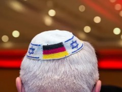 Еврейчүүдийг тоорцгон малгай өмсөхгүй байхыг зөвлөжээ 