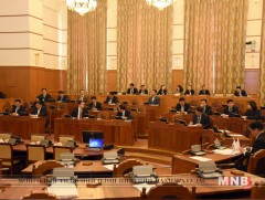 Хуульд нэмэлт, өөрчлөлт оруулах тухай хуулийн төслүүдийг хэлэлцэх эсэхийг хэлэлцэж эхэллээ