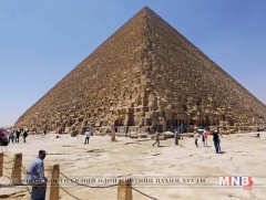 Египетийн Гиза пирамидын ойролцоо бөмбөг дэлбэрчээ  
