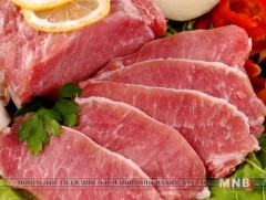 “Хүчит шонхор” зах үхрийн цул мах 13500 төгрөг байна