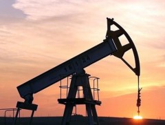 Газрын тосны хайгуулын анхны өрөмдлөгийг 