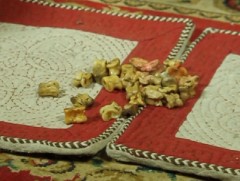 Хараагүй иргэд шагайн наадгайг сурталчилж байна