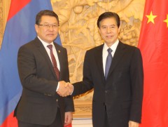 Замын-Үүд, Эрээний эдийн засгийн хамтын ажиллагааны бүс байгуулах тухай хэлэлцээрт гарын үсэг зурав