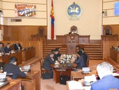 Хуулийг хүчингүй болсонд тооцох тухай хуулийн төслүүдийг хэлэлцэхийг дэмжлээ