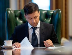 Дээд радыг тараах тухай Украины ерөнхийлөгчийн зарлигийг хүчин төгөлдөр гэж үзжээ