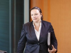 Социал демократ намын дарга Андреа Налес огцорно