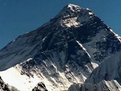 Гималайн ууланд сураггүй болсон хүмүүсийн цогцсыг буулгаж эхэлжээ