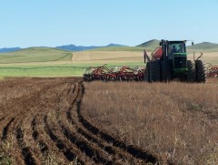 Цаг агаарын байдлаас болж тариалалт удааширч байна