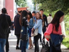 Их сургуулийн зарим багш номоо борлуулах замаар оюутнуудын шалгалтын оноог нэмж байна