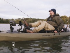 Автомашины тээшний хэсэгт багтдаг загасчлахад зориулагдсан бяцхан завь 