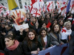 Гүржийн ард иргэдийн эсэргүүцлийн жагсаал үргэлжилж байна 