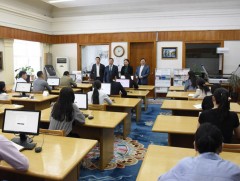 Үндсэн хуульд оруулах нэмэлт, өөрчлөлтийн төсөлд иргэдээс ирүүлсэн санал, дүгнэлтийг нэгтгэх ажил ..