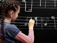 Урлагаар хүмүүжсэн хүүхэд зөв хүн болон төлөвшдөг