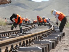 Тавантолгой-Гашуунсухайтын төмөр замын ажлыг ирэх сараас үргэлжлүүлнэ