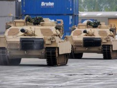 Хуягт танкуудыг Вашингтон хотод ачааны галт тэргээр авчирчээ 