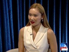 Явлаа, ирлээ: Нарны циркийн жүжигчин Э.Цацрал