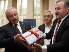 “Монгол хэлний зөв бичих дүрмийн журамласан толь”-ийг хэвлэн нийлүүлэх төслийн нээлт боллоо