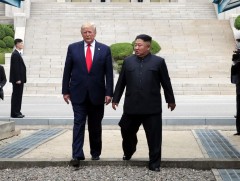 Дональд Трамп Умард Солонгосын удирдагчтай ойрын хугацаанд уулзахыг тэсэн ядан хүлээж байна гэв