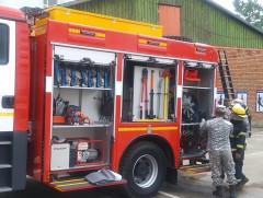 Түймэр унтраах болон шуурхай дуудлагын шинэ авто машинтай боллоо