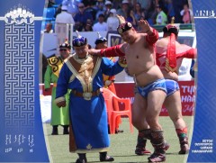 Улсын аварга бөхчүүд гурав давлаа