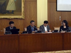 Ерөнхийлөгчийн өргөн мэдүүлсэн Үндсэн хуульд оруулах нэмэлт, өөрчлөлтийн төслийг хэлэлцлээ