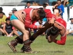 Төмөр замчдын баяраар хүчит 128 бөх барилдана