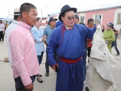 Залуучууд хөдөлмөрлөж чадвал сумандаа сайхан амьдрах боломж байна гэв