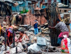 Бангладешт гарсан гал түймрийн улмаас 50 мянган хүн орон гэргүй болжээ