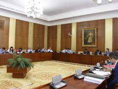 Иргэд, олон нийтийн төлөөлөл, улс төрийн намуудаас гаргасан саналыг төсөлд тусгах асуудлаар хуралд..
