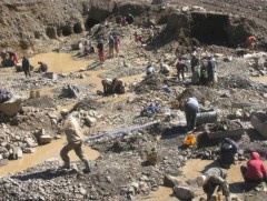 Хууль зөрчсөн 46 уул уурхайн компанийн тусгай зөвшөөрлийг цуцалсан байна 