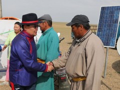 Үндсэн хуулийн нэмэлт, өөрчлөлтөөр орон нутагт байгаа намчирхал, улстөржилтийг арилгахыг захив