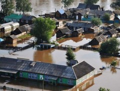 Эрхүү мужид болсон үерийн улмаас орон гэргүй болсон хүүхдүүд Монголд амраад буцлаа