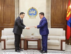 Гаалийн албан татварыг хөнгөлж, буцаан олгох болон НӨАТ-аас чөлөөлөх тухай хуулийн төслүүдийг өргө..