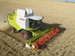 3.0 сая еврогийн хөнгөлттэй зээлийн хөрөнгөөр тариаланчдад үр тариа хураах комбайн хүлээлгэн өгөв