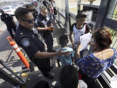 АНУ-ын дээд шүүх орогнол хүсэгчдэд хязгаар тавих шийдвэрийг дэмжлээ