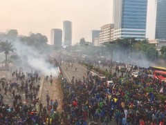 Индонез улсад шинэ хуулийн төслийг эсэргүүцсэн жагсаал өрнөж байна