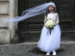 Индонез улс эмэгтэйчүүдийн гэрлэх насыг нэмэв 