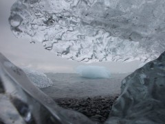 “Пизол” мөсөн голд зориулж оршуулах ёслол үйлджээ 